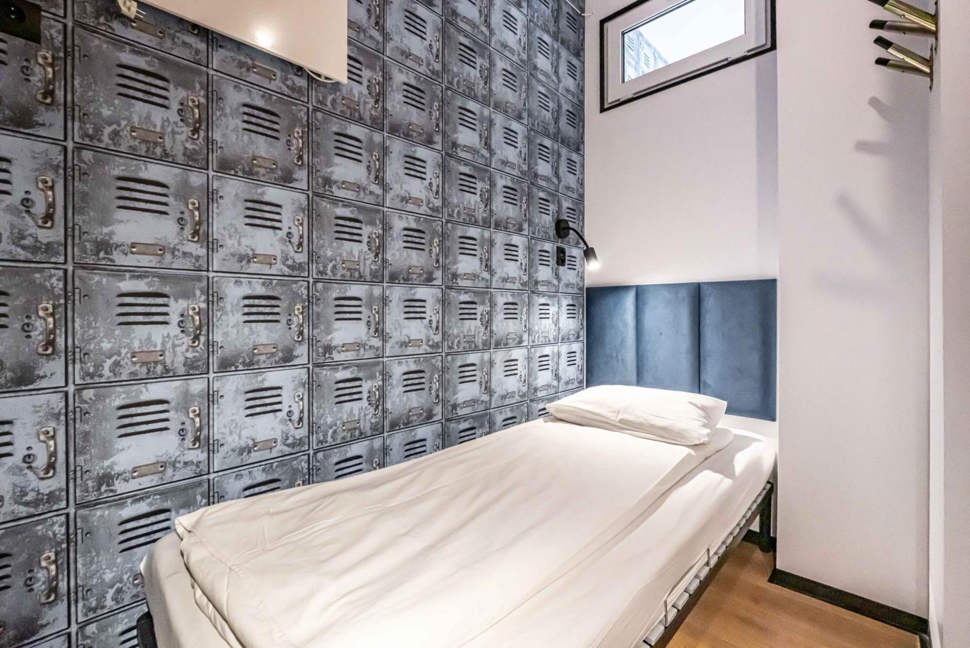 Vola Hostel Varsavia Esterno foto